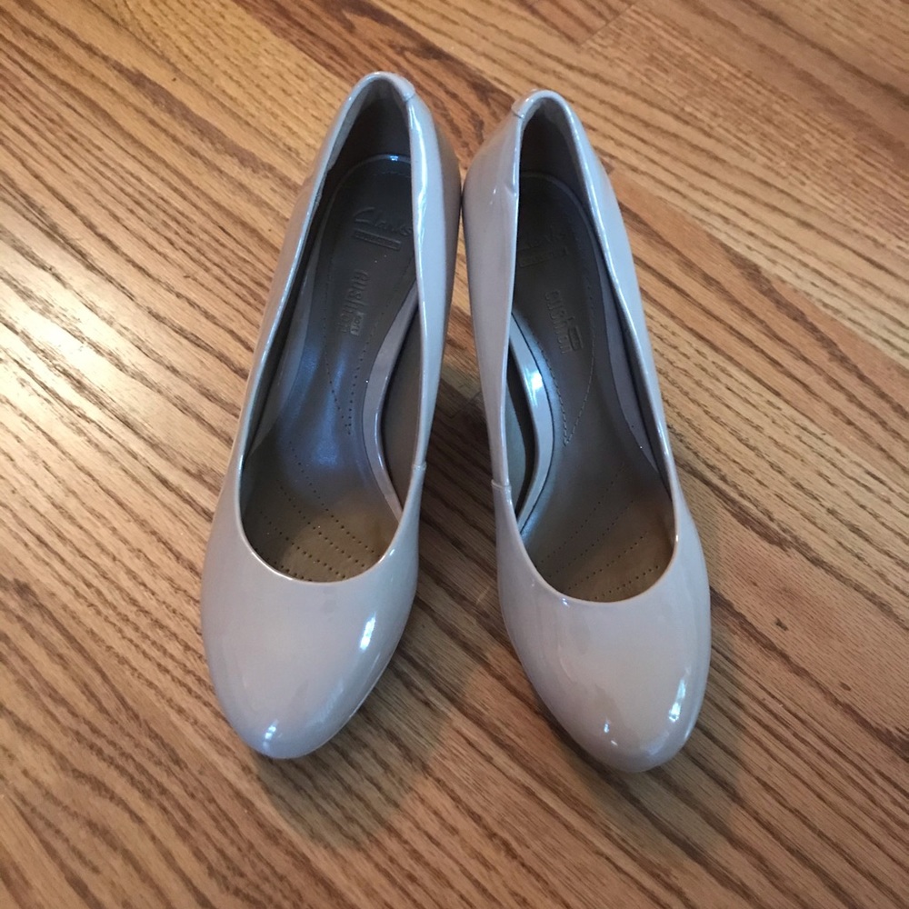 EUC Clark’s Nude Brier Dolly Heels Size 6.5